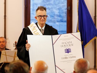 pocasni_doktorati9-150626.jpg